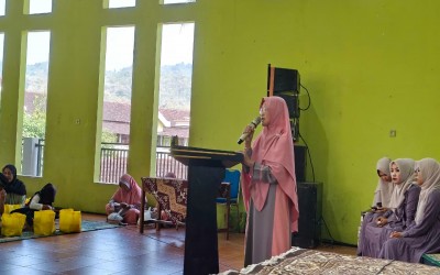 PAC Muslimat NU Arjosari Gelar Santunan 120 Anak Yatim pada Peringatan 10 Muharram